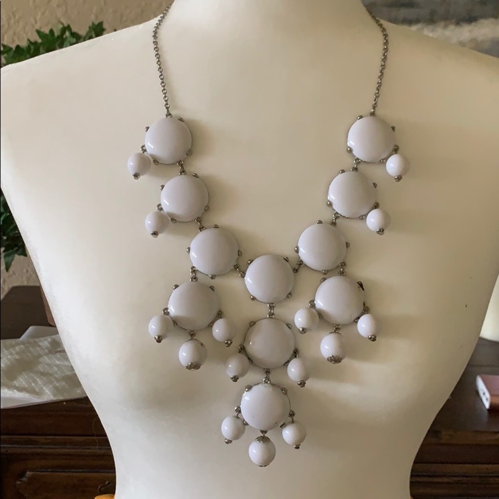 White bubble necklace